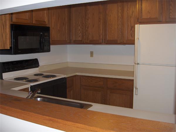 50 Rantoul Street, Unit 207S Beverly, MA 01915 - Photo 4 of 10 Gallery Image 4