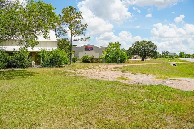 $275,000 | 1400 Fm 609 Road, Muldoon, TX 78949