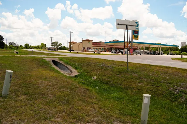 $275,000 | 1400 Fm 609 Road, Muldoon, TX 78949