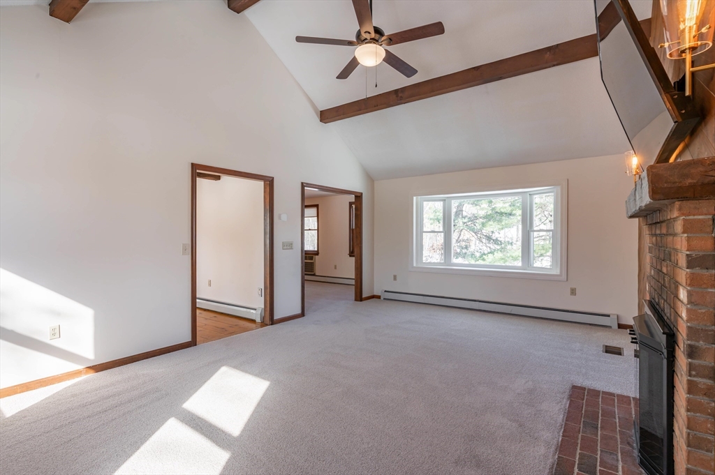 20 Debbie Drive Pelham, NH 03076 - Photo 12 of 42