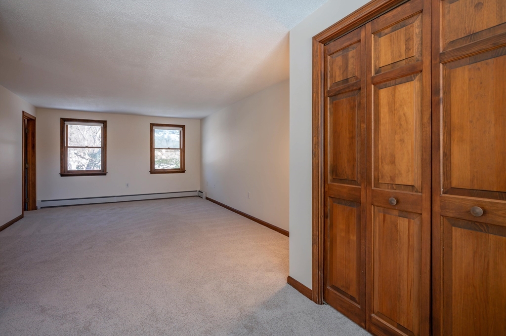 20 Debbie Drive Pelham, NH 03076 - Photo 14 of 42