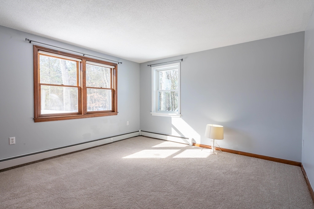 20 Debbie Drive Pelham, NH 03076 - Photo 20 of 42