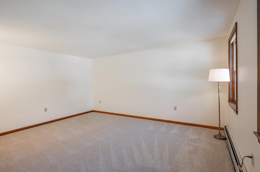 20 Debbie Drive Pelham, NH 03076 - Photo 24 of 42