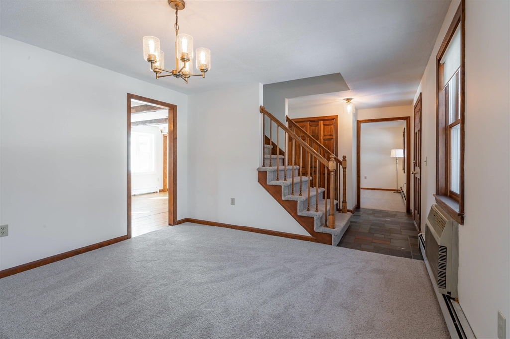 20 Debbie Drive Pelham, NH 03076 - Photo 3 of 42