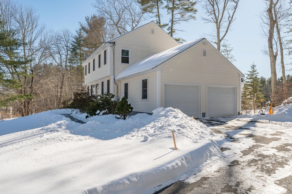 20 Debbie Drive Pelham, NH 03076 - Photo 38 of 42