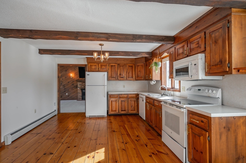 20 Debbie Drive Pelham, NH 03076 - Photo 6 of 42