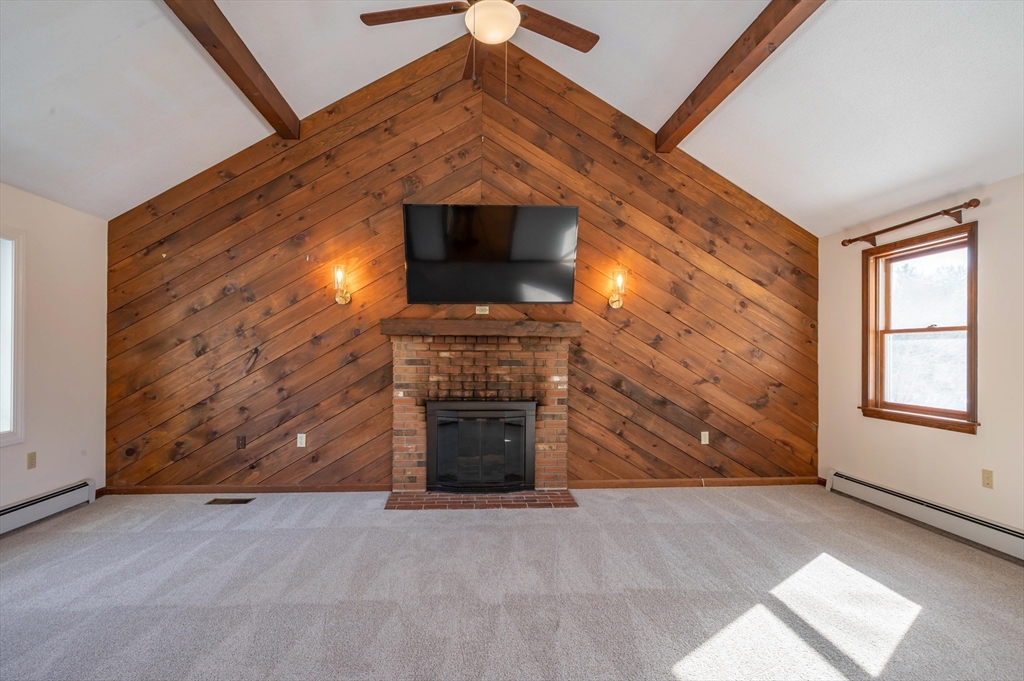 20 Debbie Drive Pelham, NH 03076 - Photo 9 of 42