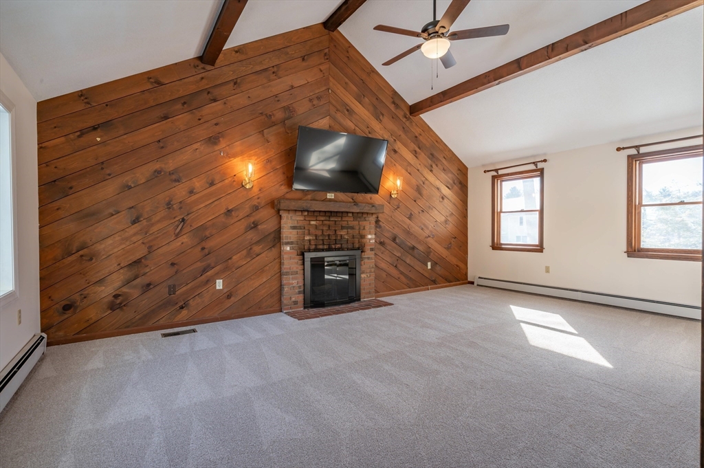 20 Debbie Drive Pelham, NH 03076 - Photo 10 of 42