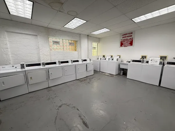 $1,150 | 6930 North Greenview Avenue, Unit 305, Chicago, IL 60626