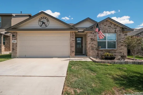 $1,785 | 12915 Whisper Crossing, San Antonio, TX 78252