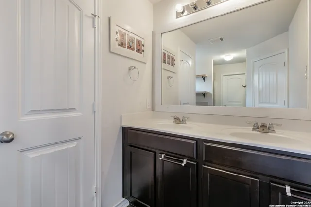 $1,850 | 12915 Whisper Crossing, San Antonio, TX 78252