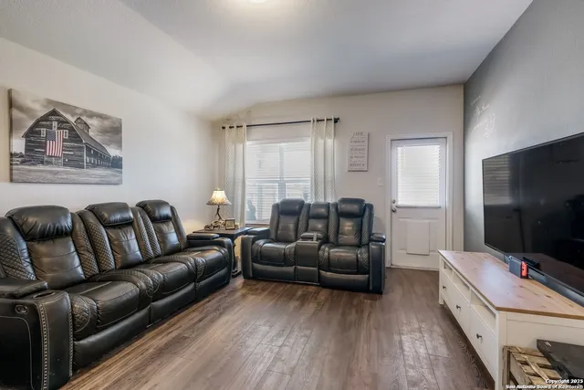 $1,850 | 12915 Whisper Crossing, San Antonio, TX 78252