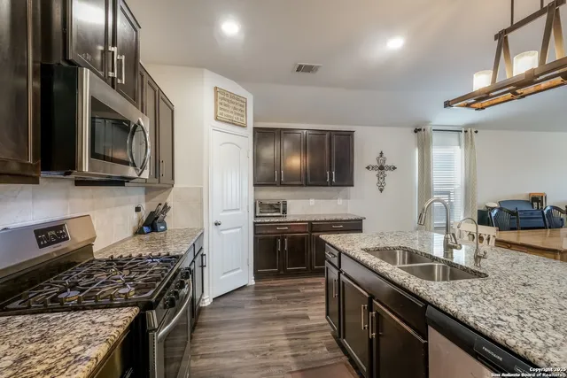 $1,850 | 12915 Whisper Crossing, San Antonio, TX 78252