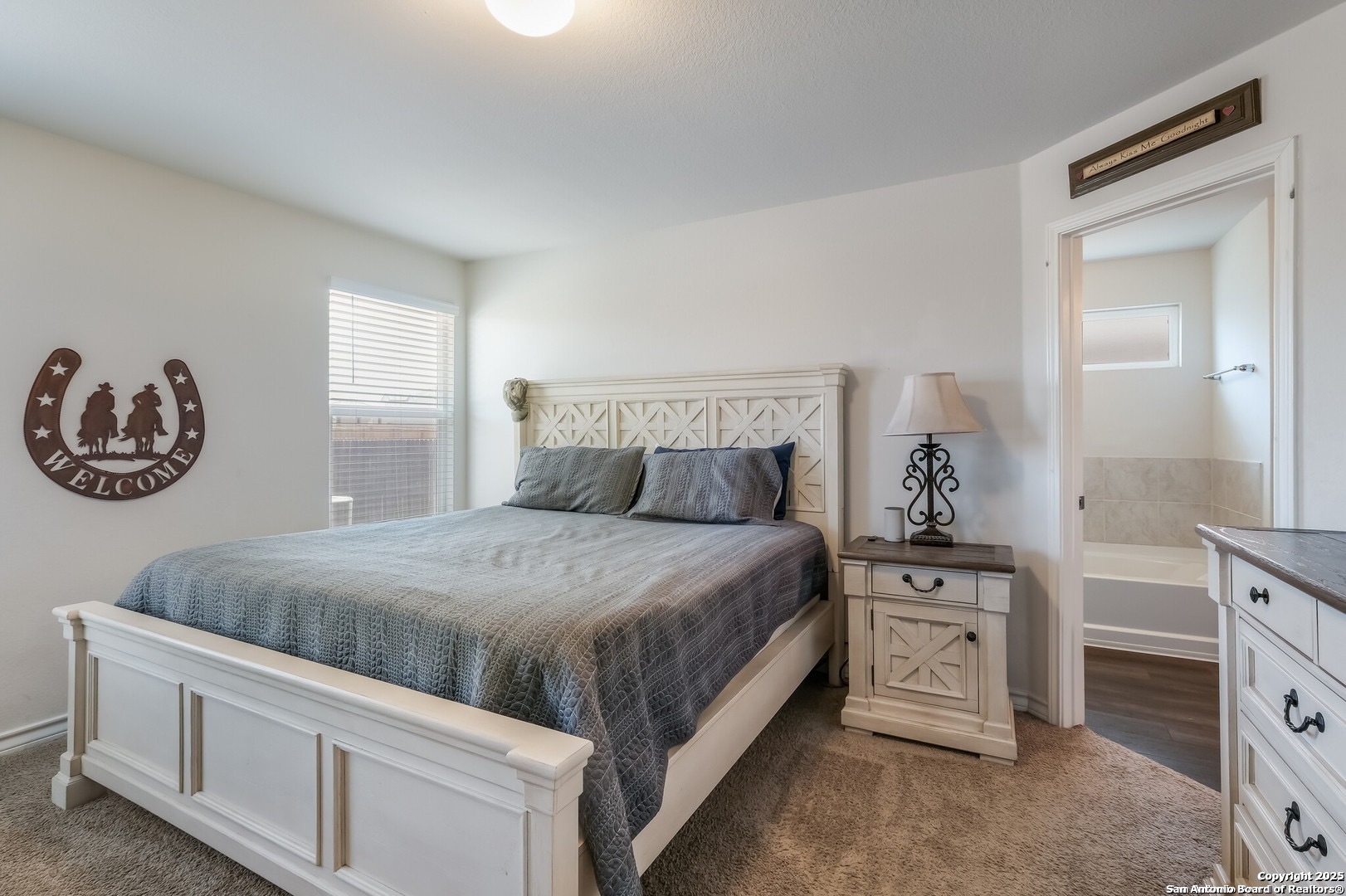 12915 Whisper Crossing San Antonio, TX 78252 - Photo 10 of 17