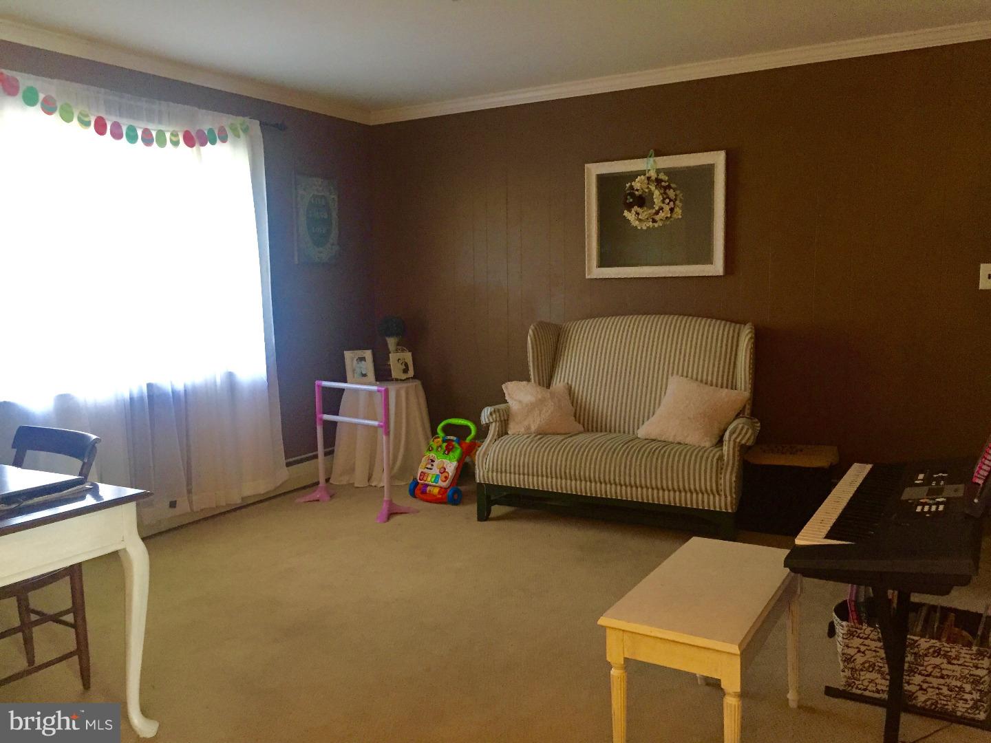 21 Compton Way Hamilton Square, NJ 08690 - Photo 4 of 7 Gallery Image 4