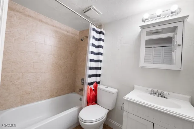 $1,400 | 12630 Kenwood Lane, Unit D, Fort Myers, FL 33907