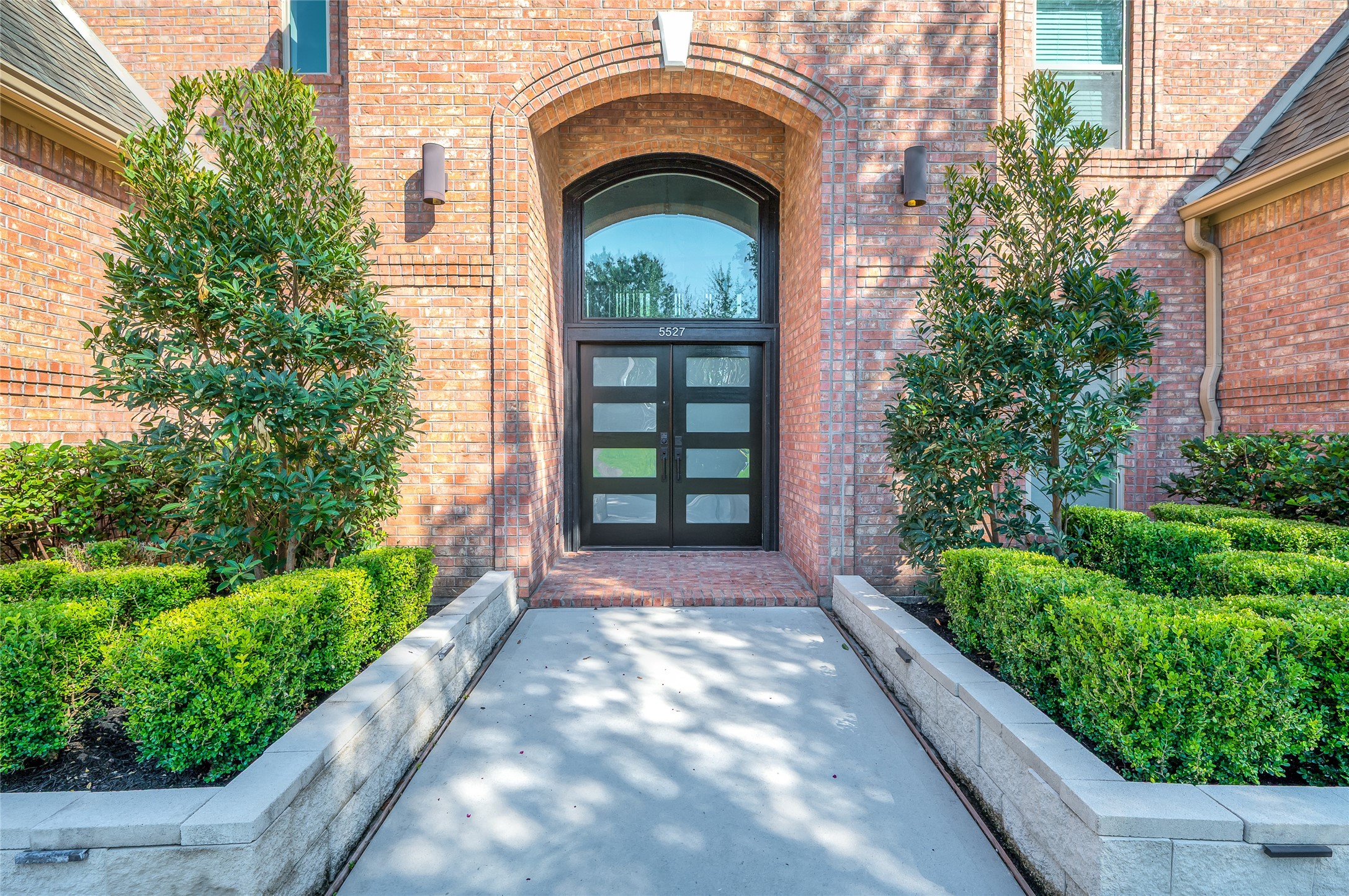 5527 Fragrant Cloud Court Houston, TX 77041 - Photo 3 of 38 a view of entrance