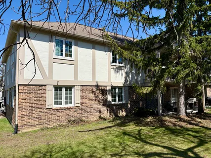 $325,000 | 5802 Wolf Road, Unit 1, Western Springs, IL 60558