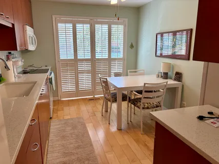 $325,000 | 5802 Wolf Road, Unit 1, Western Springs, IL 60558