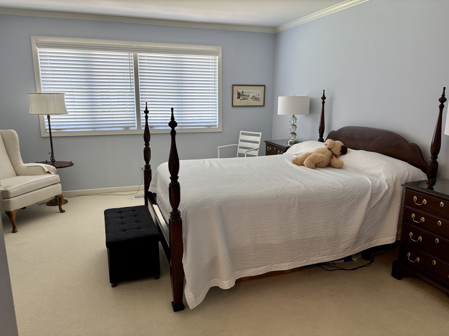 5802 Wolf Road, Unit 1 Western Springs, IL 60558 - Photo 8 of 16 a bedroom with a bed and a window