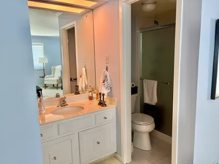 $325,000 | 5802 Wolf Road, Unit 1, Western Springs, IL 60558