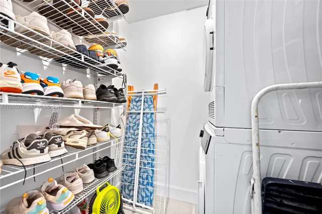 a view of utility room