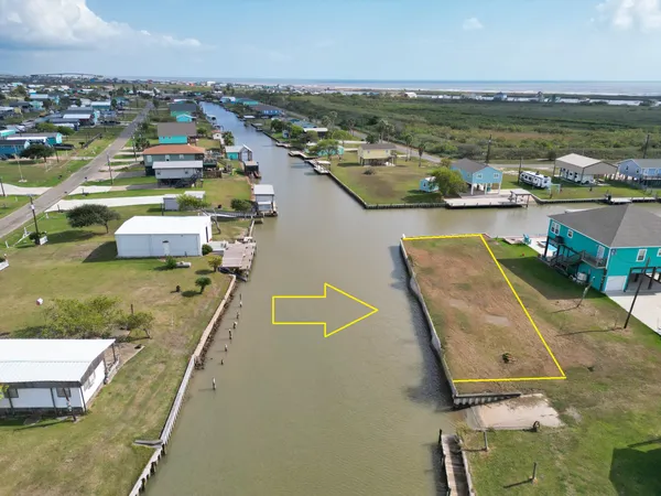 $148,862 | 140 County Road 200, Sargent, TX 77414