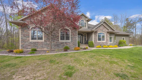 $610,000 | N3480 Red Oak Drive, Osceola, WI 53010