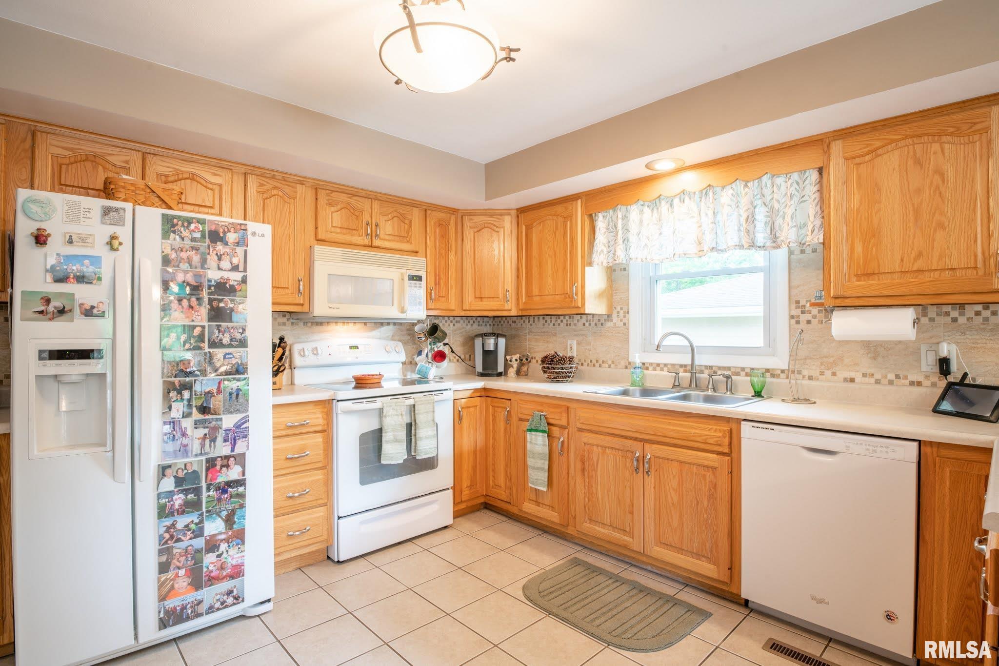9921 West Buckhaven Court Mapleton, IL 61547 - Photo 15 of 54 Gallery Image 15