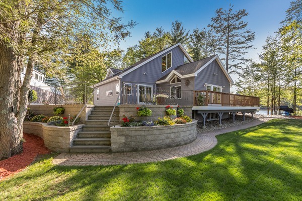 137 Flynn Road Lunenburg, MA 01462 - Photo 1 of 29 Gallery Image 1