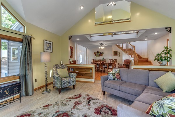 137 Flynn Road Lunenburg, MA 01462 - Photo 9 of 29 Gallery Image 9