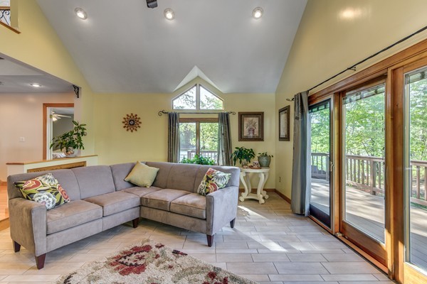 137 Flynn Road Lunenburg, MA 01462 - Photo 10 of 29 Gallery Image 10