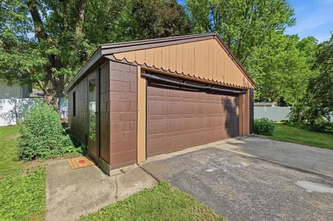 $300,000 | 3 East Whitechapel Street, Mazomanie, WI 53560