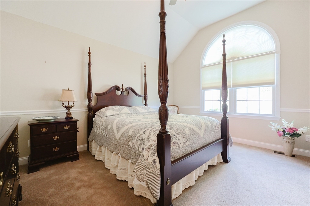 36 Edmonds Circle, Unit 36 Northbridge, MA 01588 - Photo 12 of 33