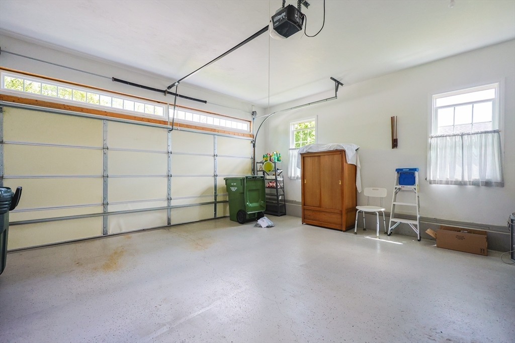 36 Edmonds Circle, Unit 36 Northbridge, MA 01588 - Photo 24 of 33