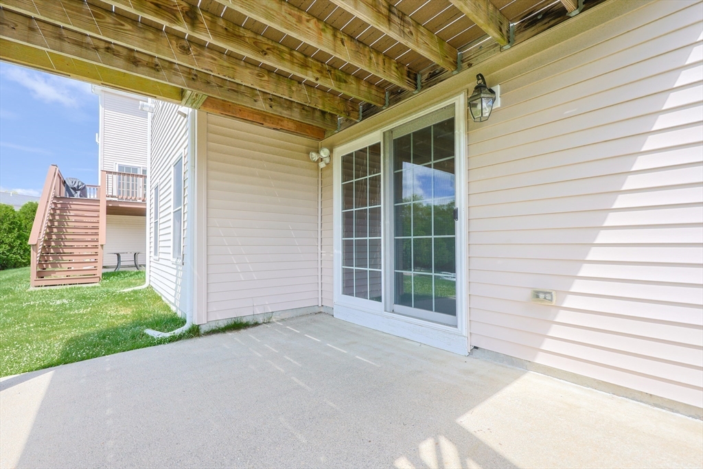 36 Edmonds Circle, Unit 36 Northbridge, MA 01588 - Photo 28 of 33