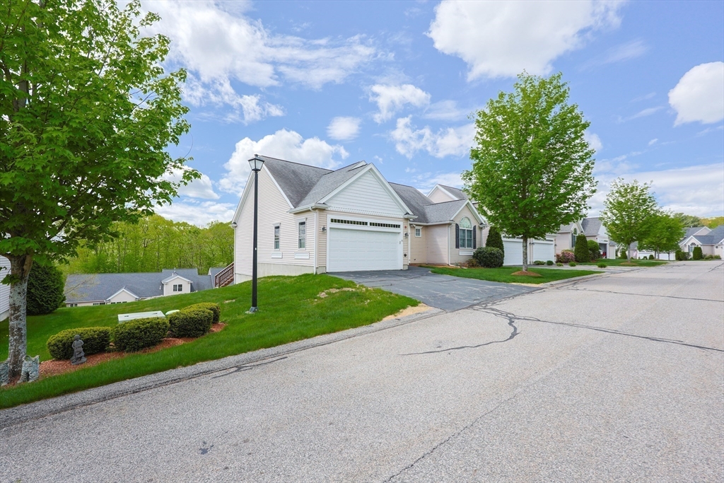 36 Edmonds Circle, Unit 36 Northbridge, MA 01588 - Photo 30 of 33