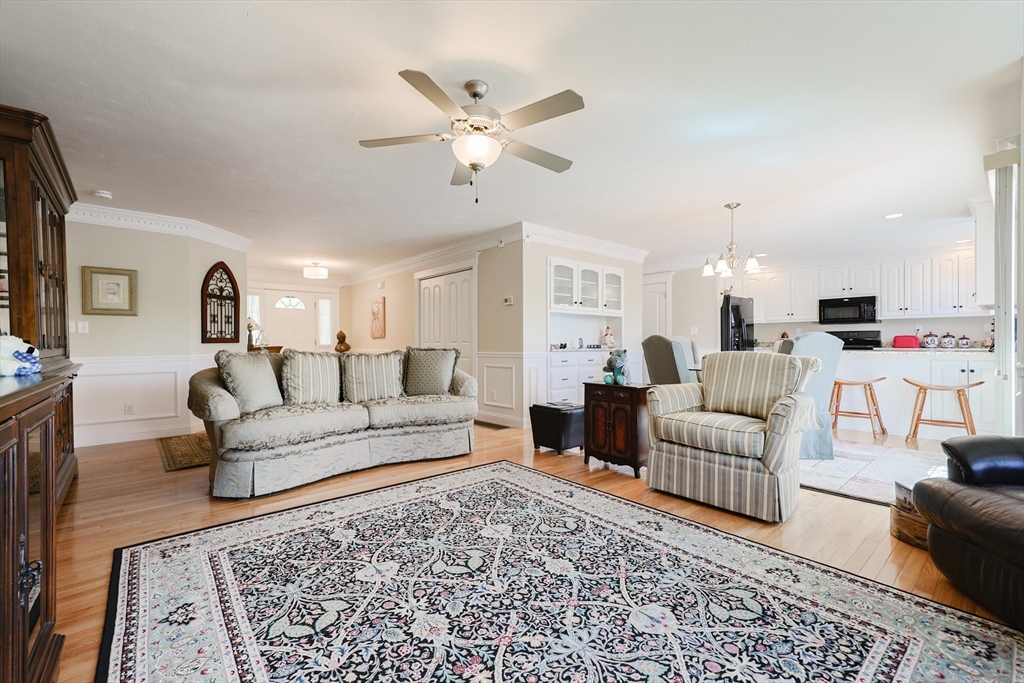 36 Edmonds Circle, Unit 36 Northbridge, MA 01588 - Photo 4 of 33