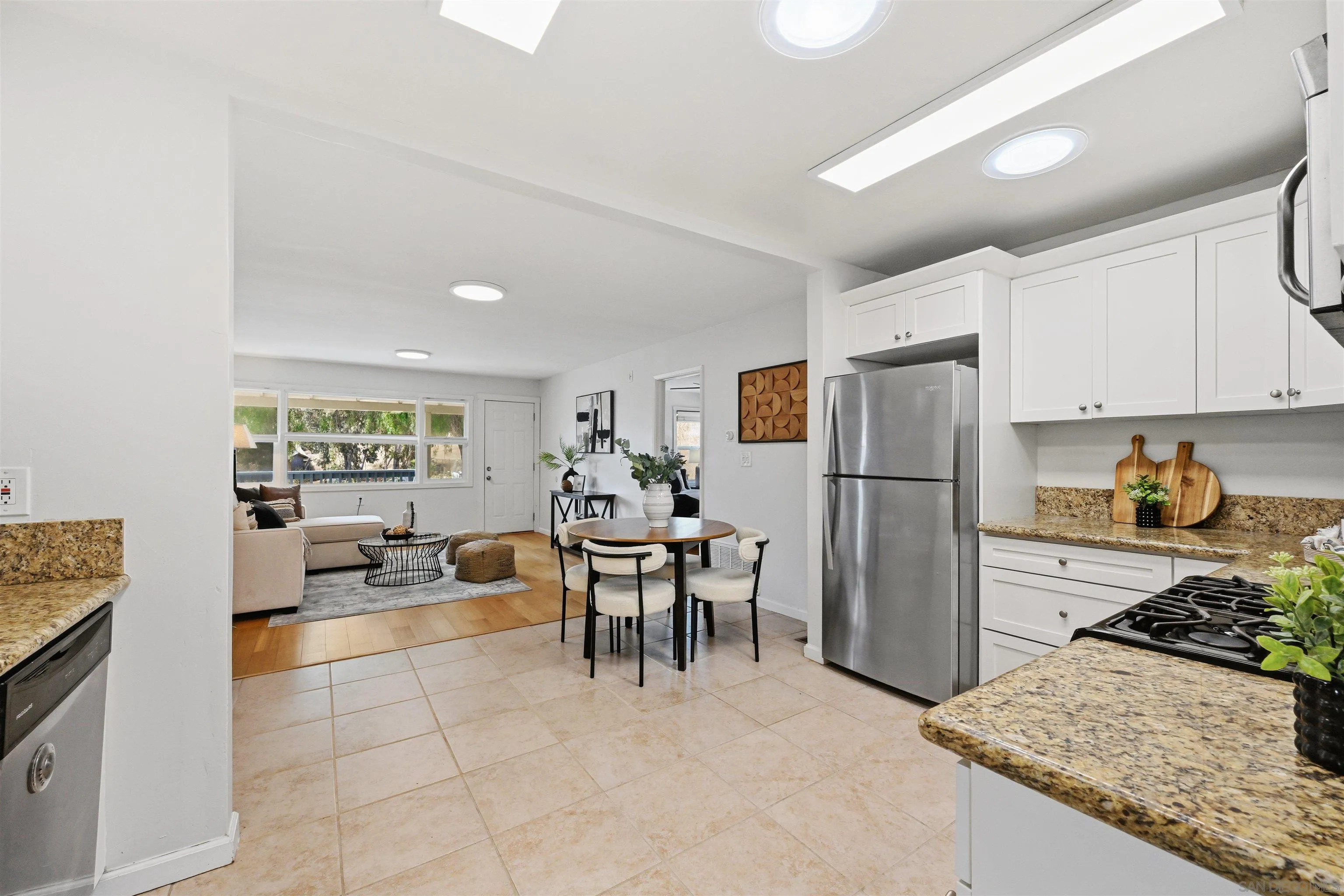 285 Ritchey Street San Diego, CA 92114 - Photo 10 of 34