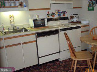 22 Llanfair Road, Unit 7 Ardmore, PA 19003 - Photo 4 of 6