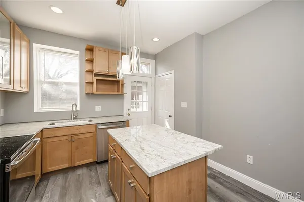$259,000 | 2922 Sidney Street, St. Louis, MO 63118