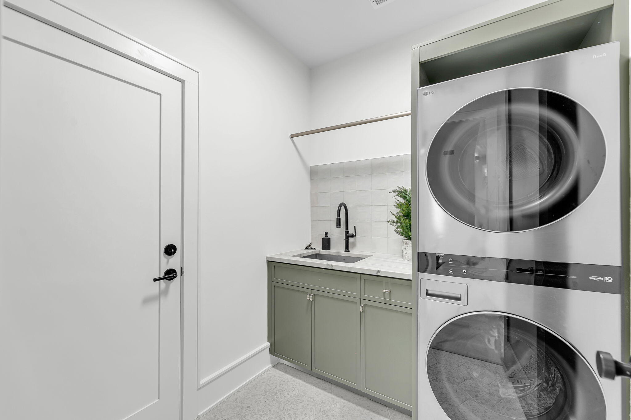 118 Scott Street Charleston, SC 29492 - Photo 24 of 83 CREM - 118 Scott St-20
