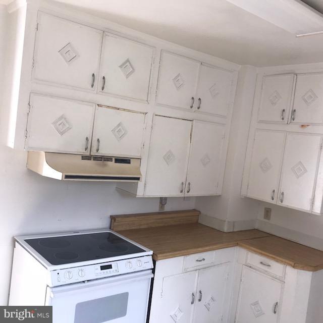 5422 Shookstown Road Frederick, MD 21702 - Photo 6 of 10 Cute kitchen with plenty of windows!