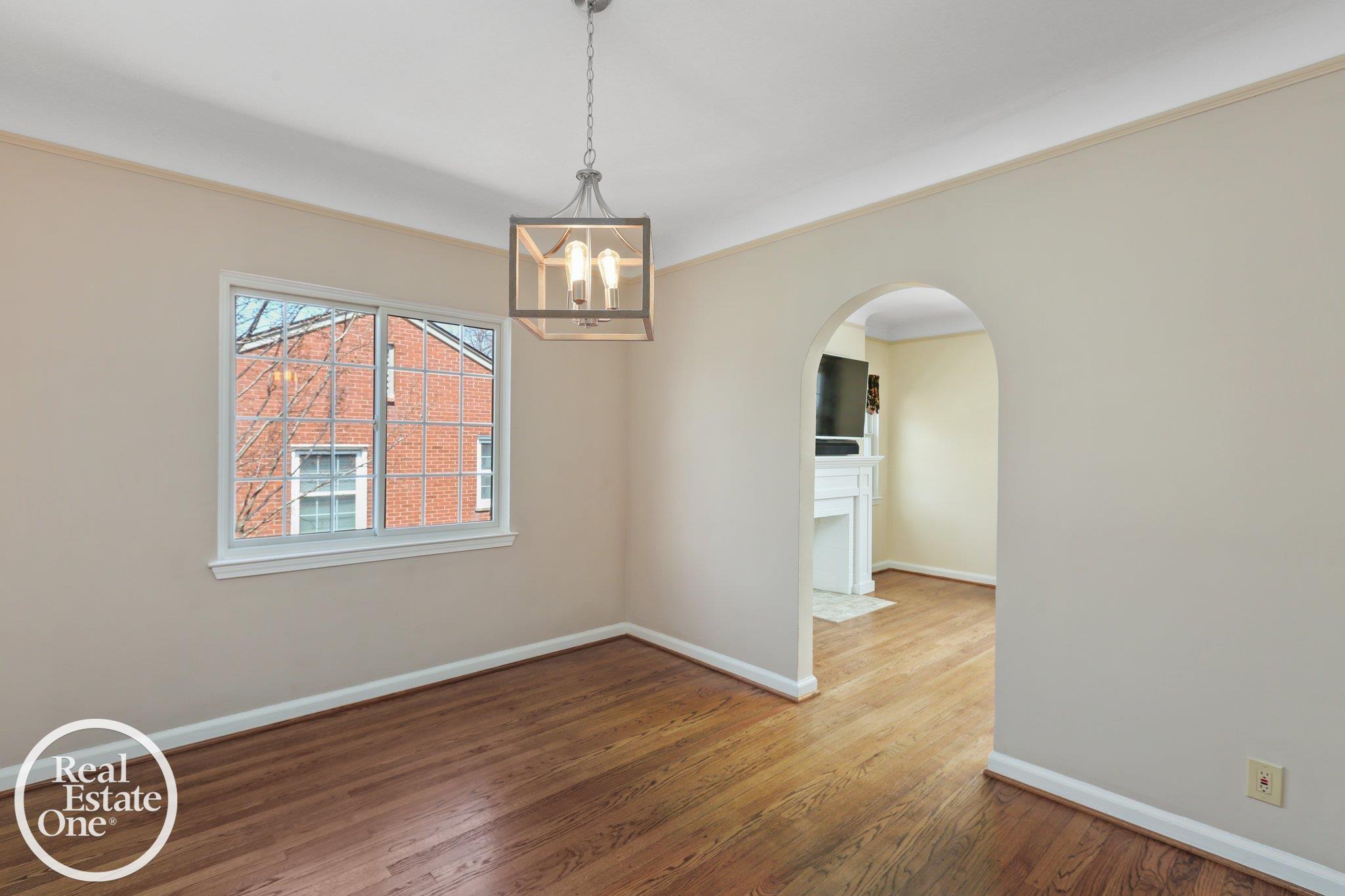 897 Rivard Boulevard Grosse Pointe, MI 48230 - Photo 31 of 42 50212858-1bda5289-a427-4957-83c3-f8973bfe9cb4.JPG