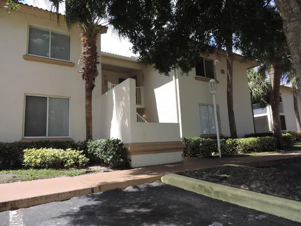$1,950 | 12104 Glenmoor Drive, Unit 12104, West Palm Beach, FL 33409