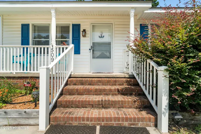 $299,000 | 509 Broad Street, Oriental, NC 28571