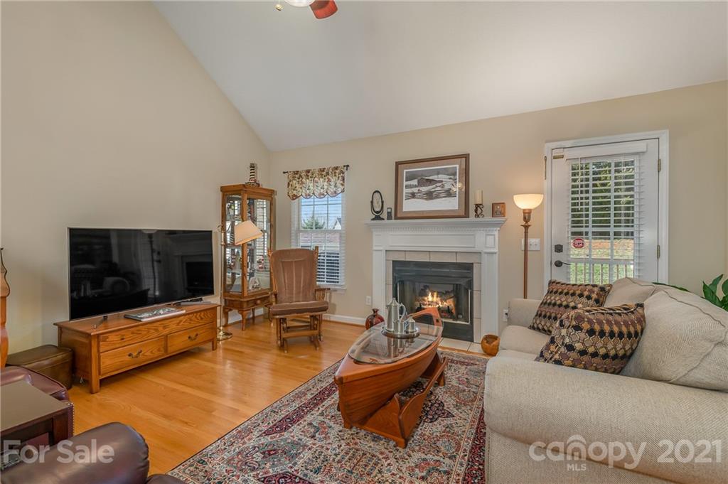 197 Hunters Trace Rutherfordton, NC 28139 - Photo 4 of 33