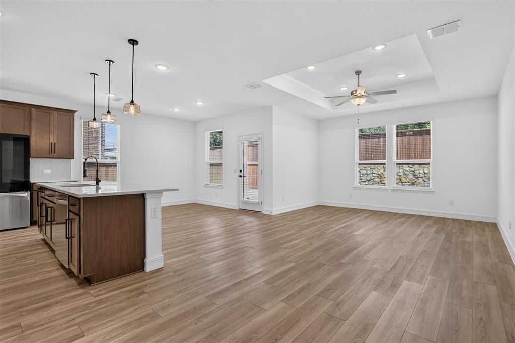 325 Rangars Ridge Place Fort Worth, TX 76120 - Photo 5 of 27 Gallery Image 5