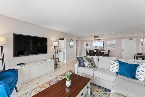 $9,500 | 300 Ocean Trail Way, Unit 607, Jupiter, FL 33477