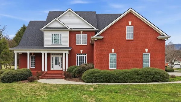 $680,000 | 825 Dennis Avenue, Jasper, TN 37347